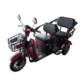 Three wheel scooter